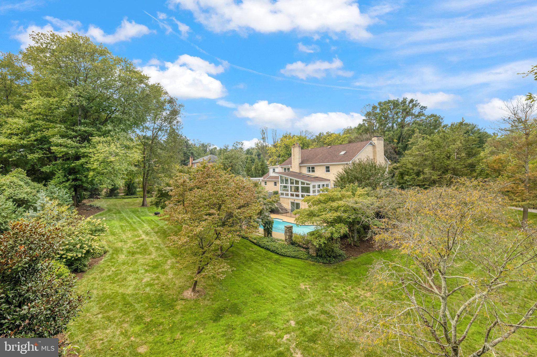1107 SAVILE LANE