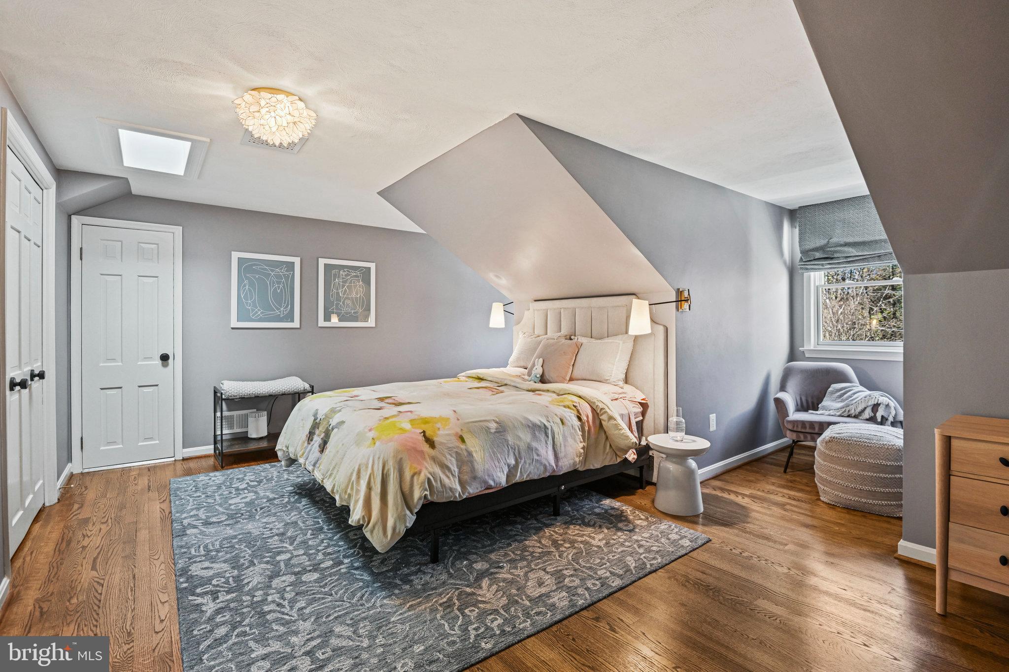 1107 SAVILE LANE