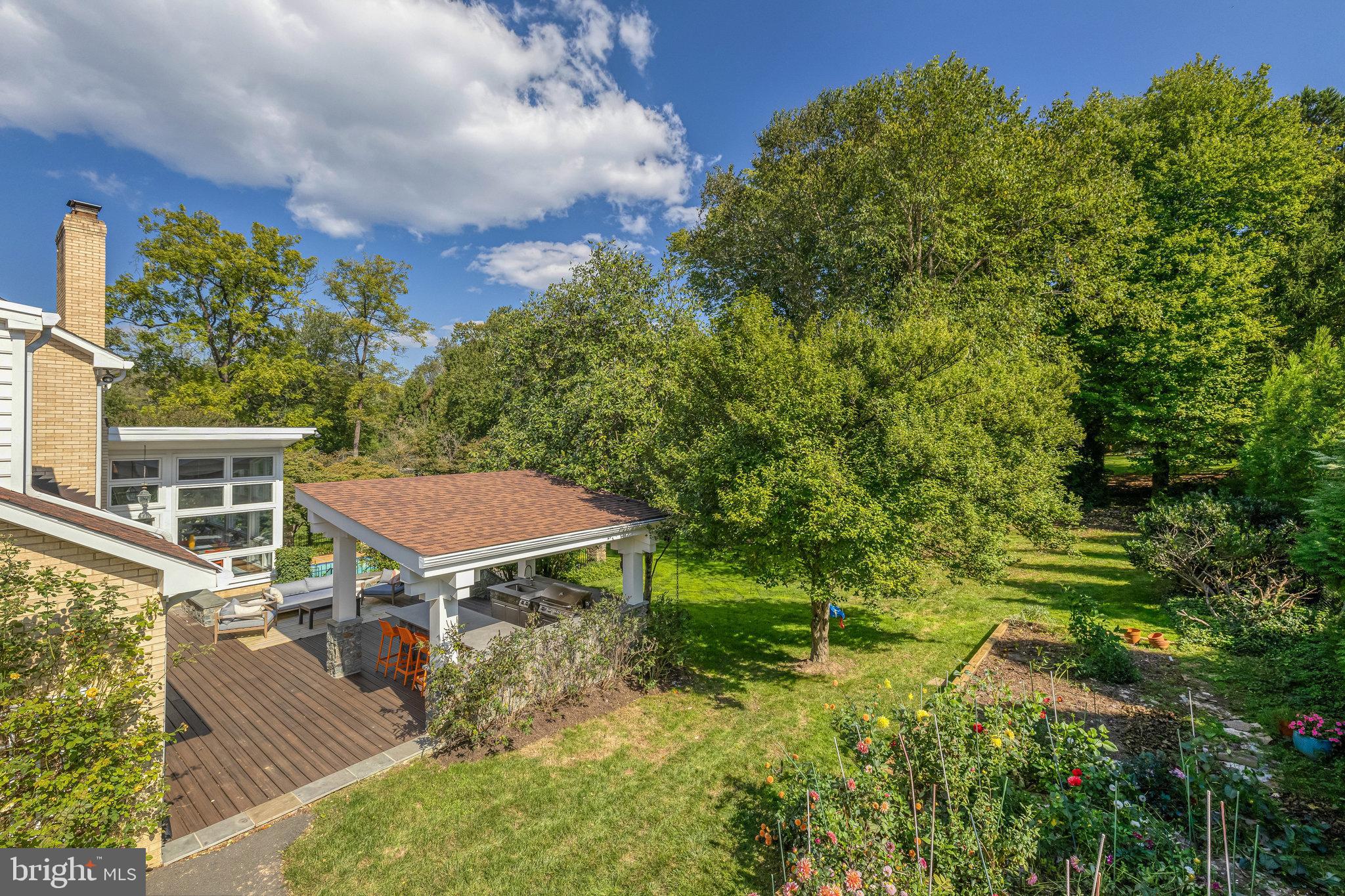 1107 SAVILE LANE