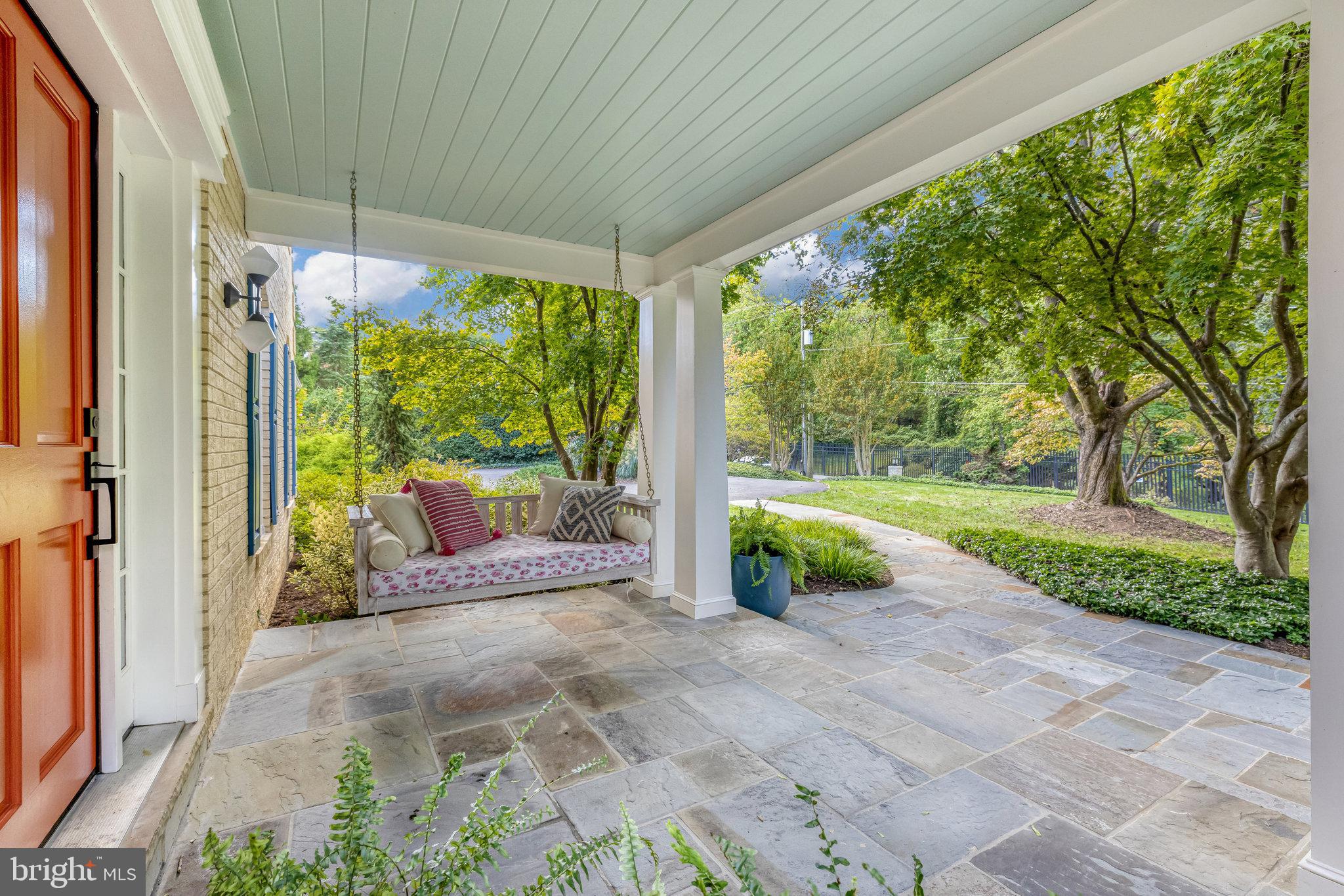 1107 SAVILE LANE