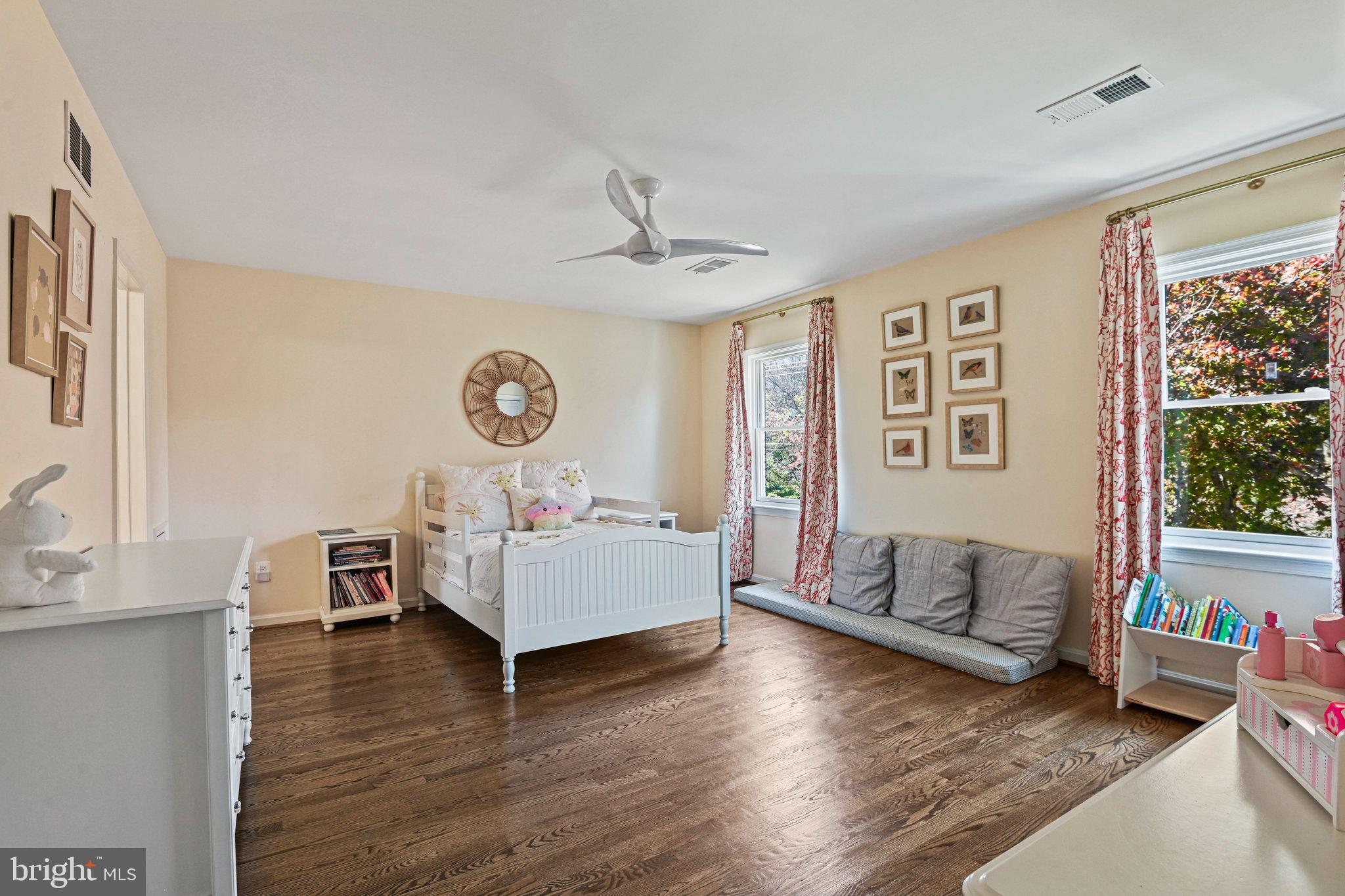 1107 SAVILE LANE