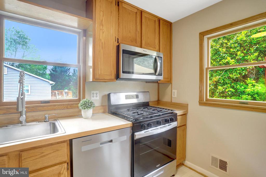 6434 CARRIAGE DRIVE