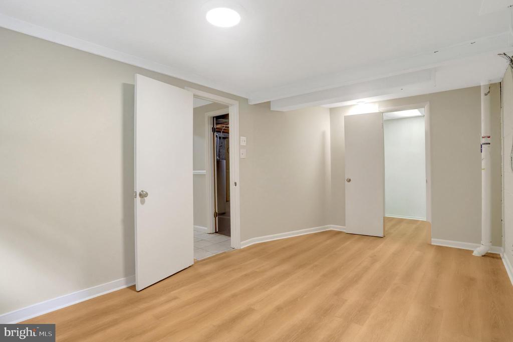 6434 CARRIAGE DRIVE
