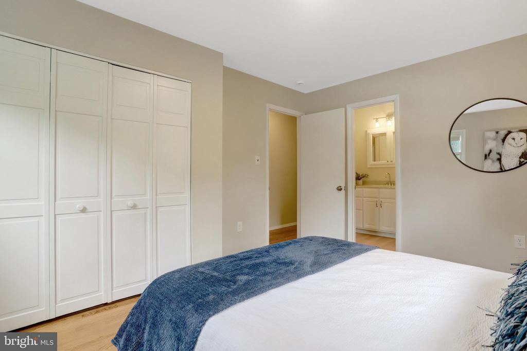 6434 CARRIAGE DRIVE