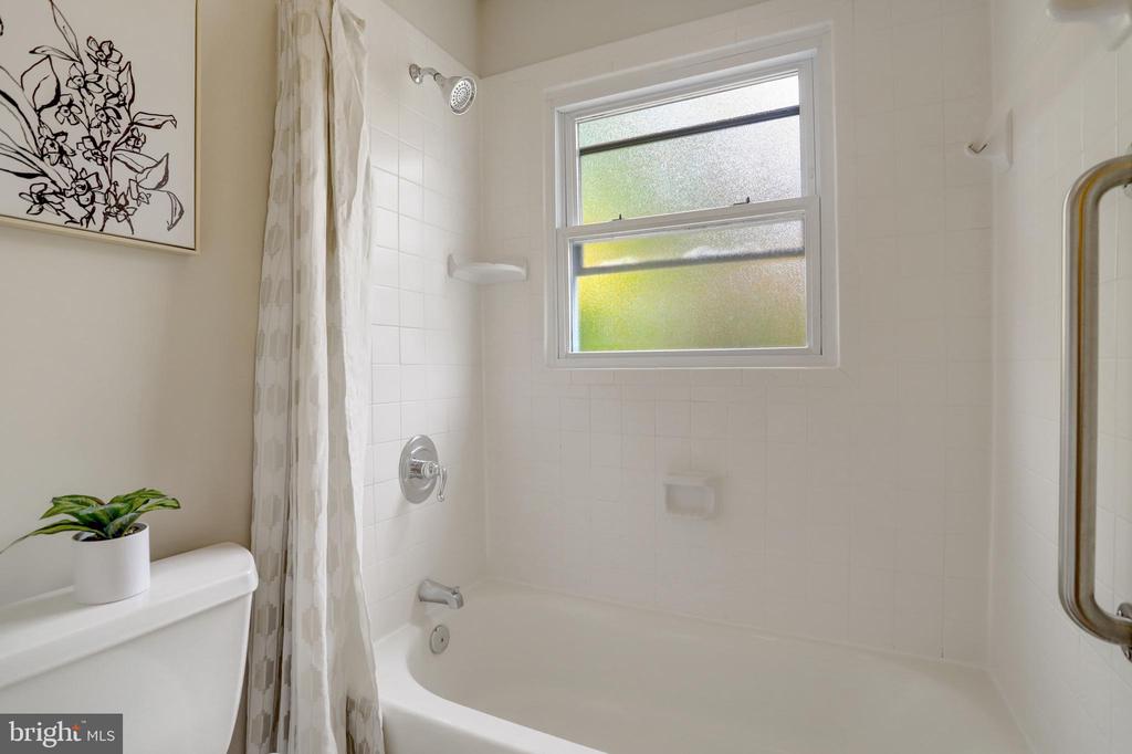 6434 CARRIAGE DRIVE