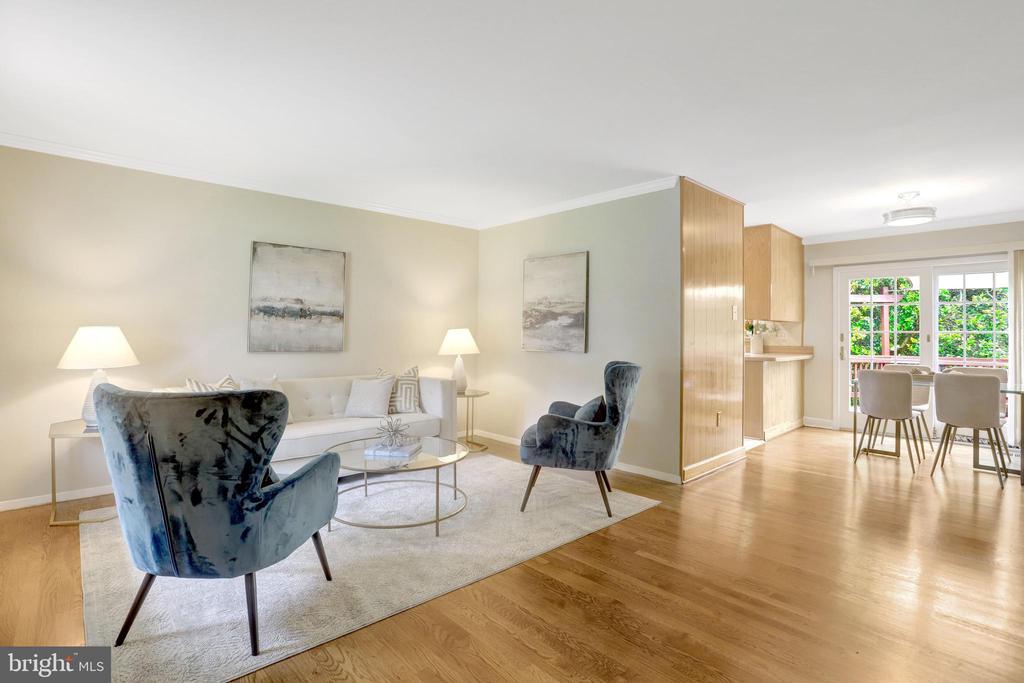 6434 CARRIAGE DRIVE