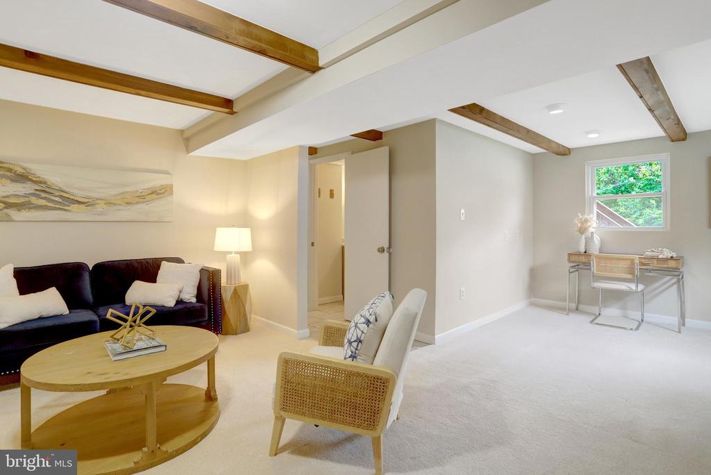 6434 CARRIAGE DRIVE