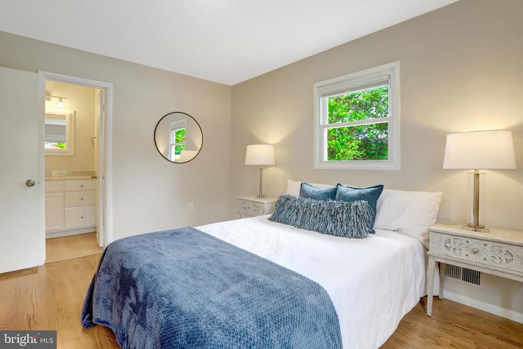 6434 CARRIAGE DRIVE