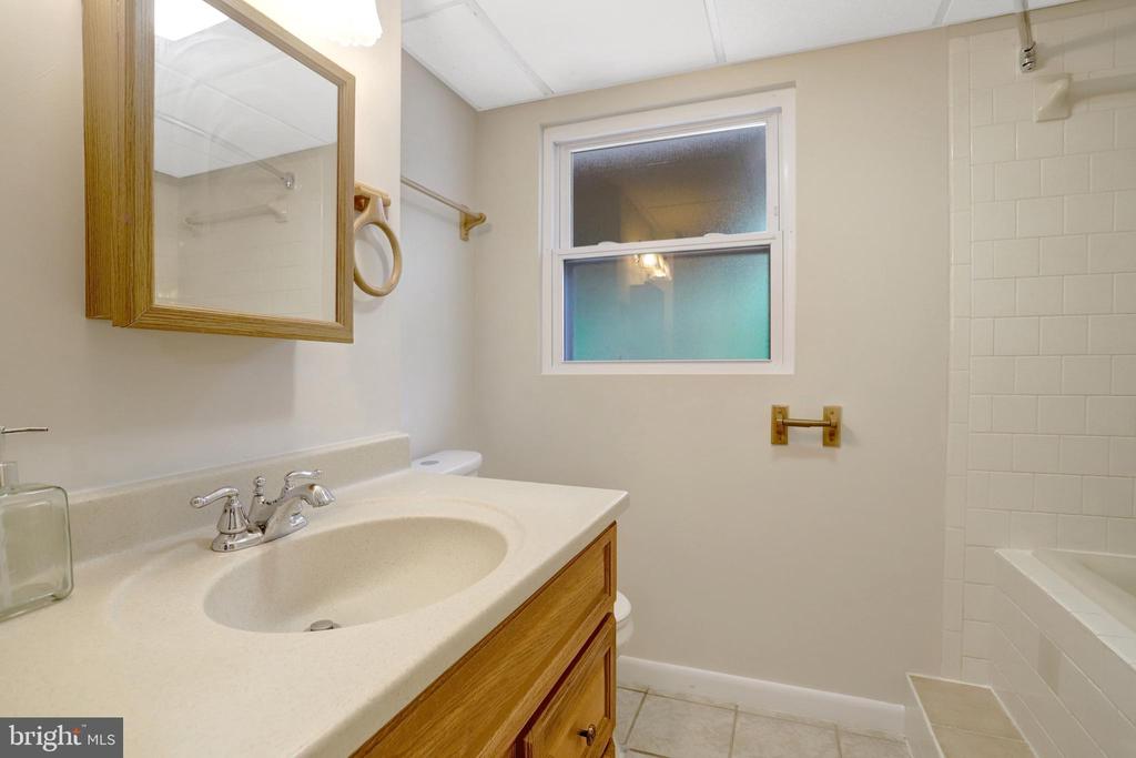 6434 CARRIAGE DRIVE