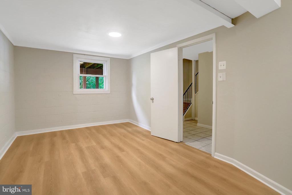6434 CARRIAGE DRIVE