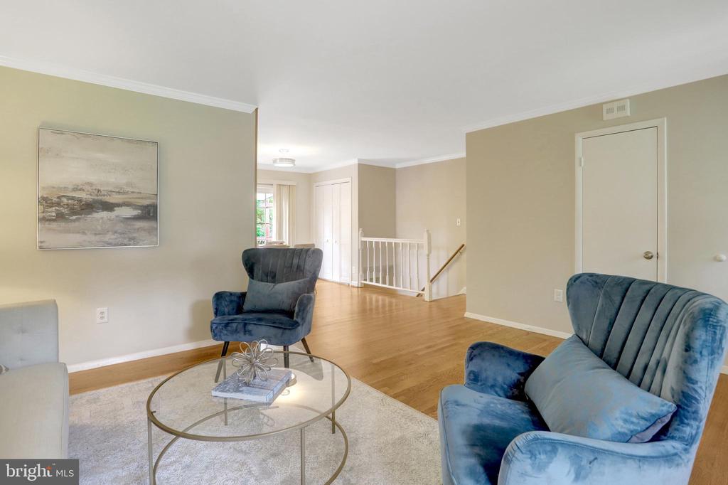 6434 CARRIAGE DRIVE