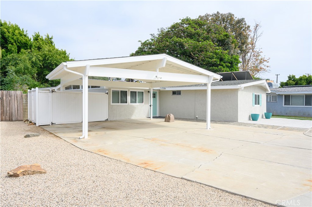 2608 Willo Lane