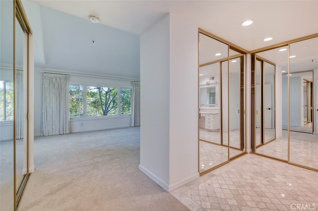 17 Sea Island Drive