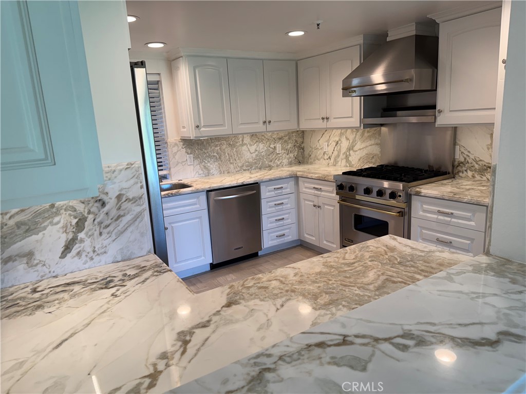 17 Sea Island Drive