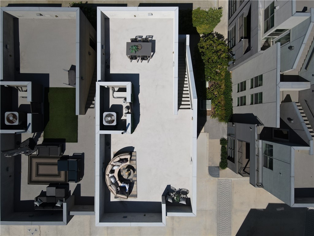 1523 Sullivan Avenue