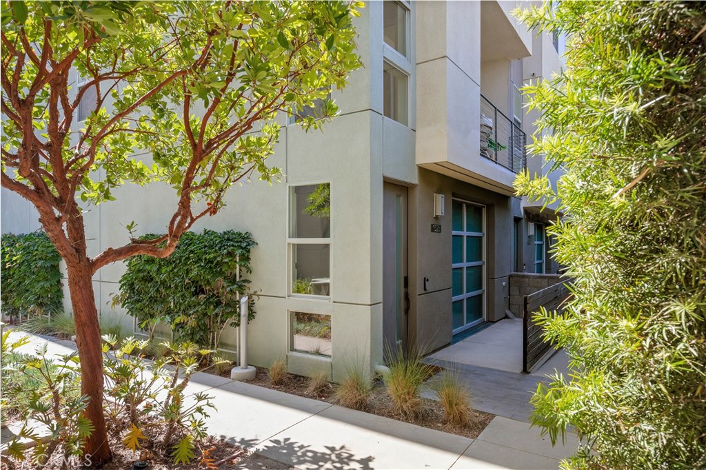 1523 Sullivan Avenue