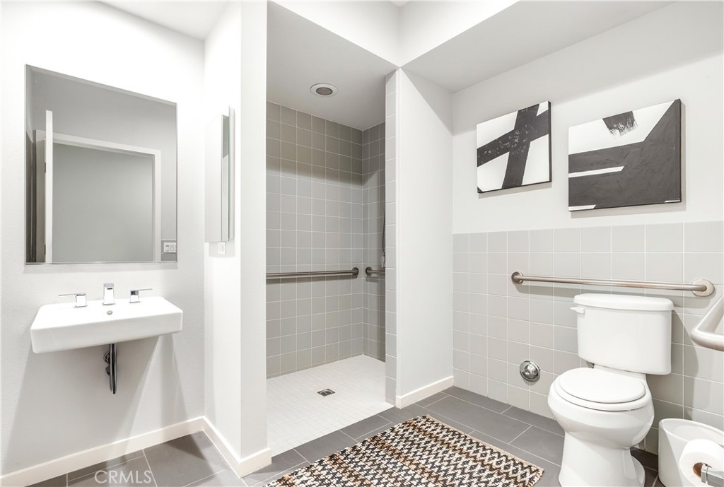 1523 Sullivan Avenue