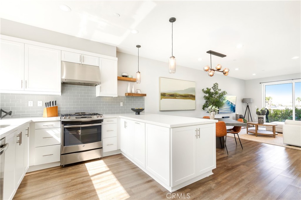 1523 Sullivan Avenue