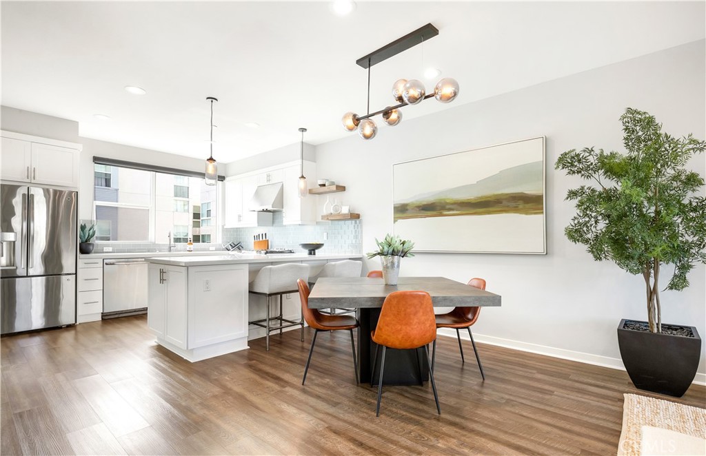 1523 Sullivan Avenue