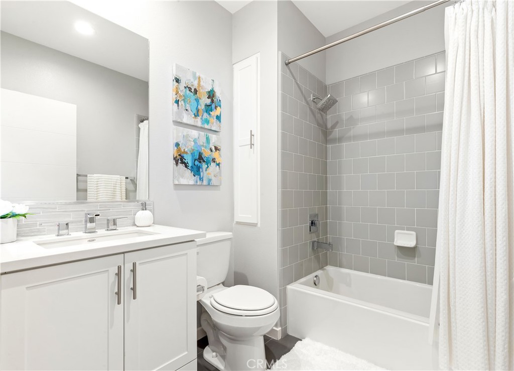 1523 Sullivan Avenue