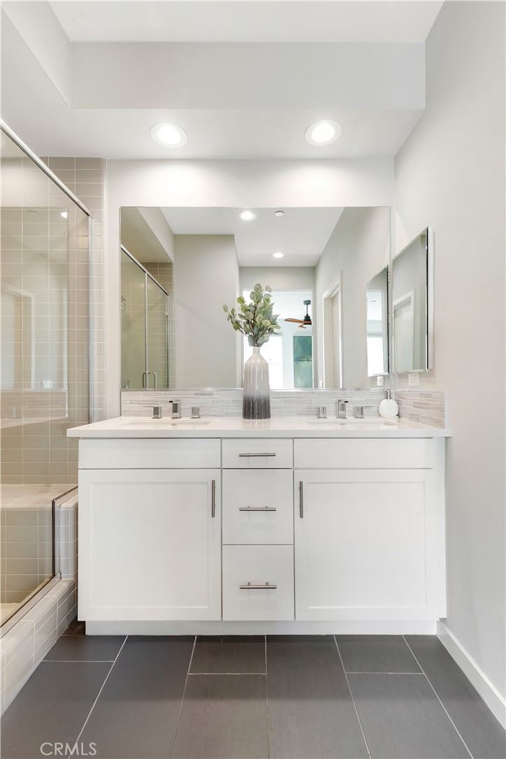 1523 Sullivan Avenue