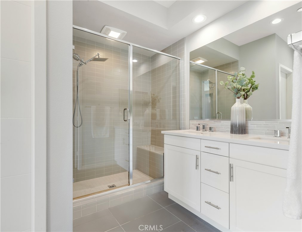 1523 Sullivan Avenue