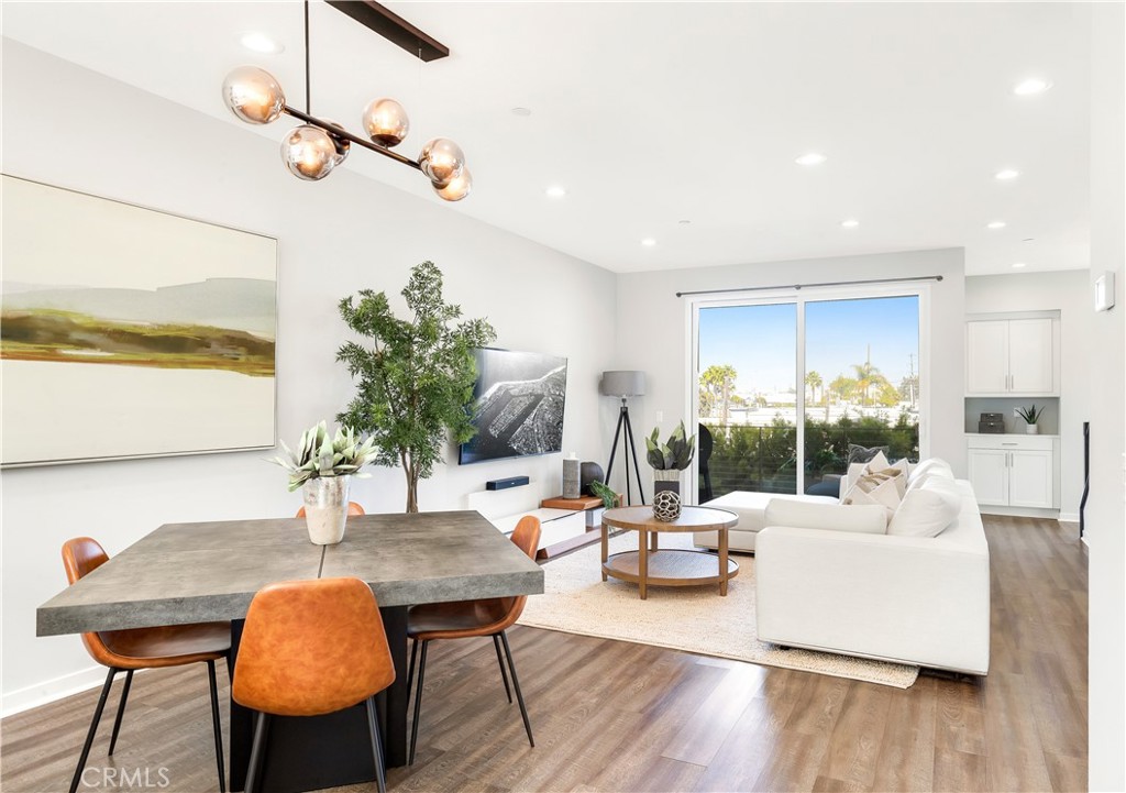 1523 Sullivan Avenue