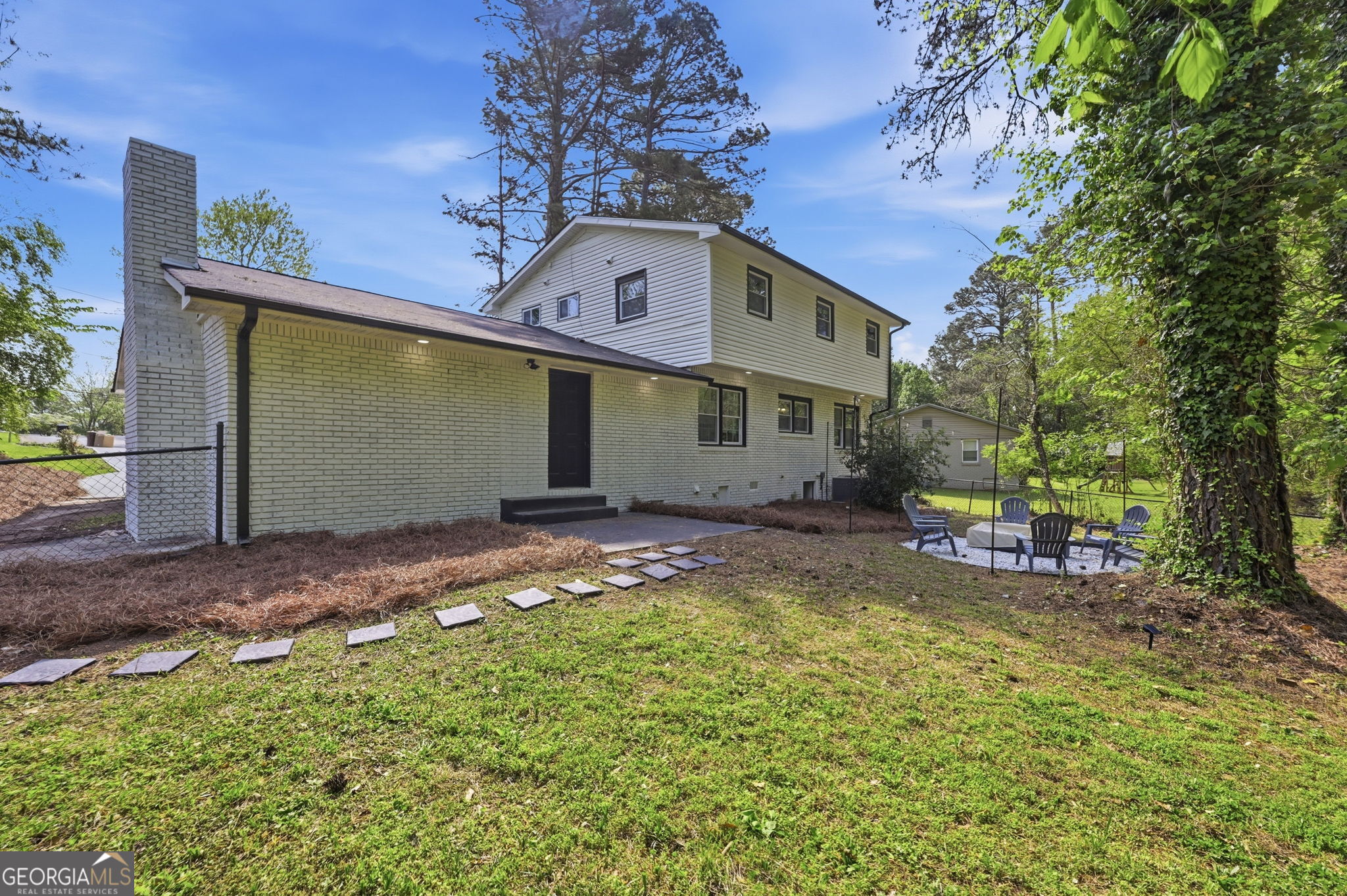 4113 Radcliffe Court