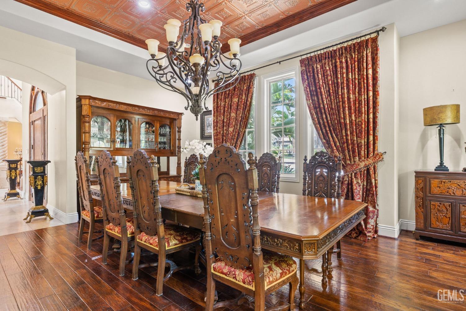 4275 Country Club Drive