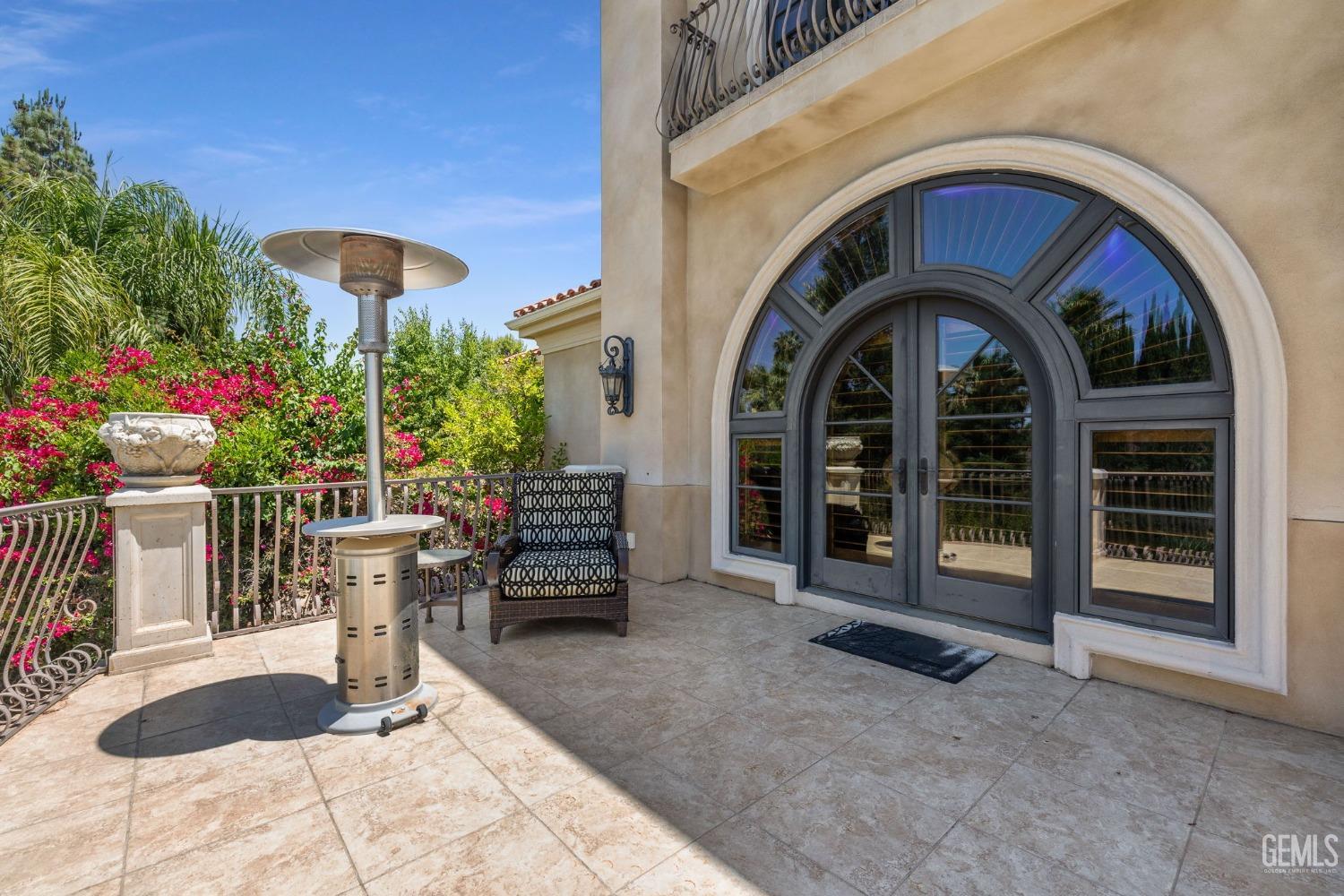 4275 Country Club Drive