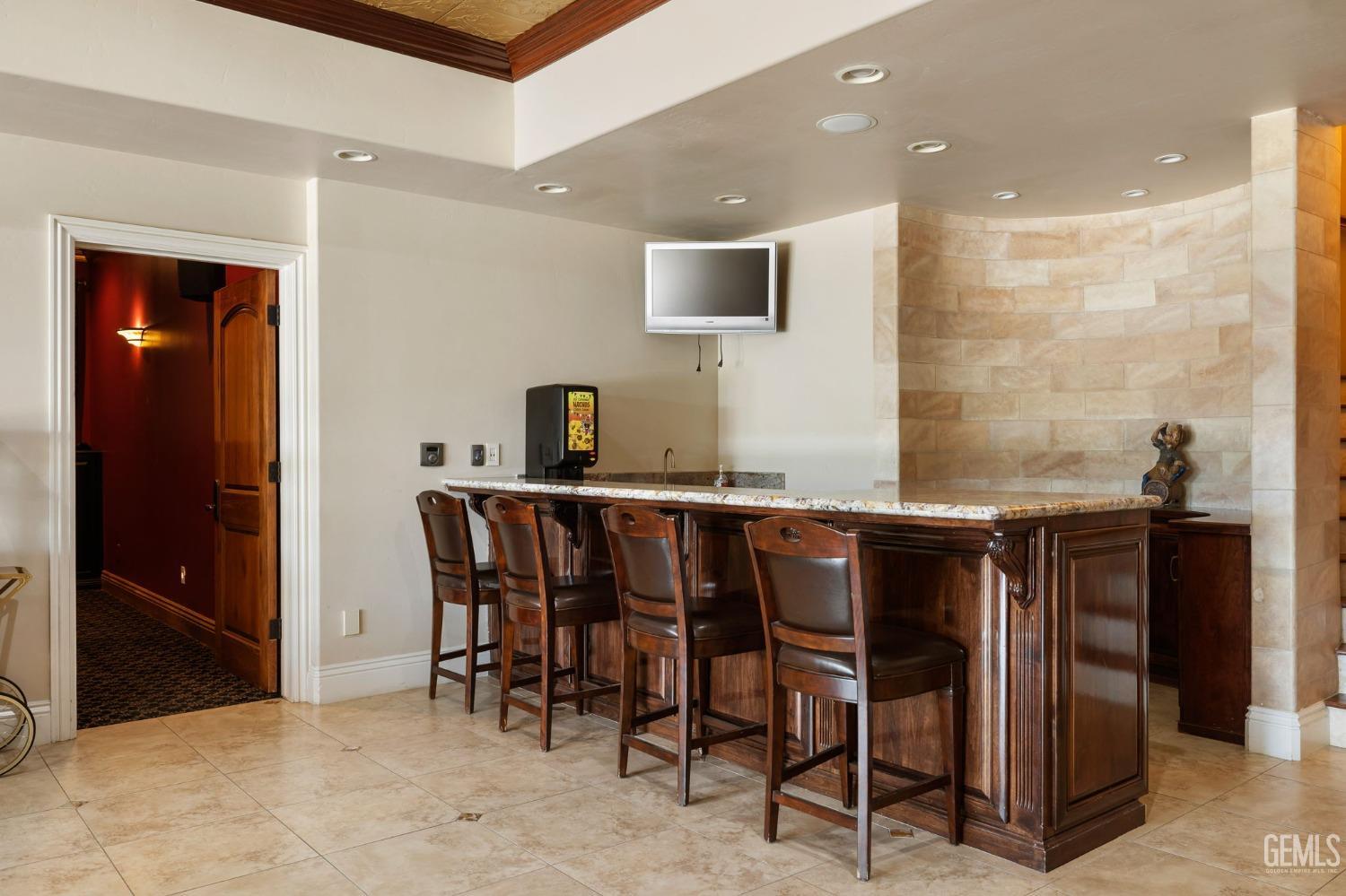 4275 Country Club Drive