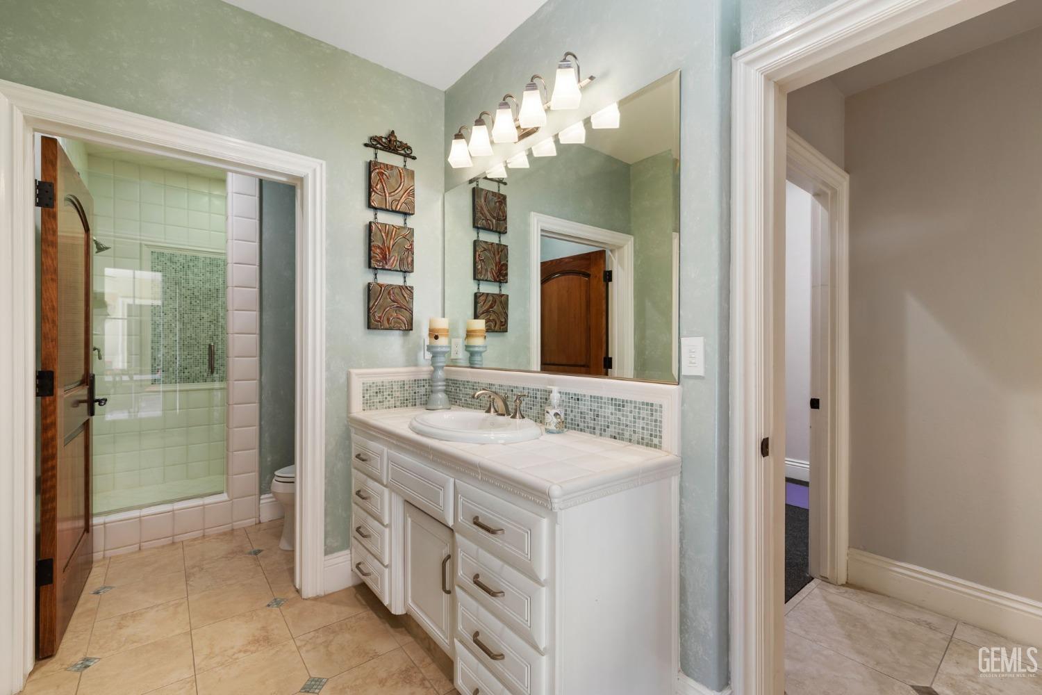 4275 Country Club Drive