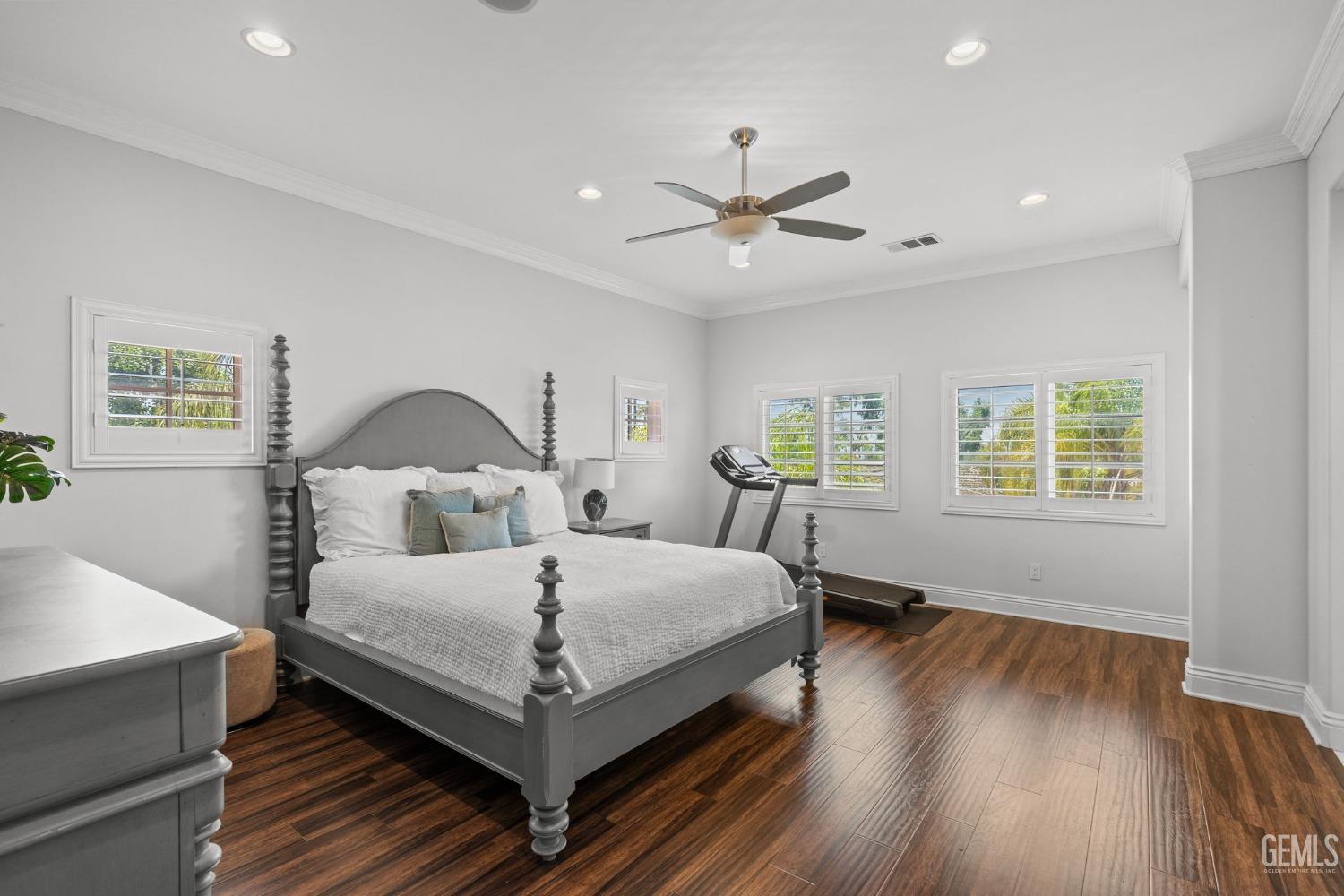 4275 Country Club Drive