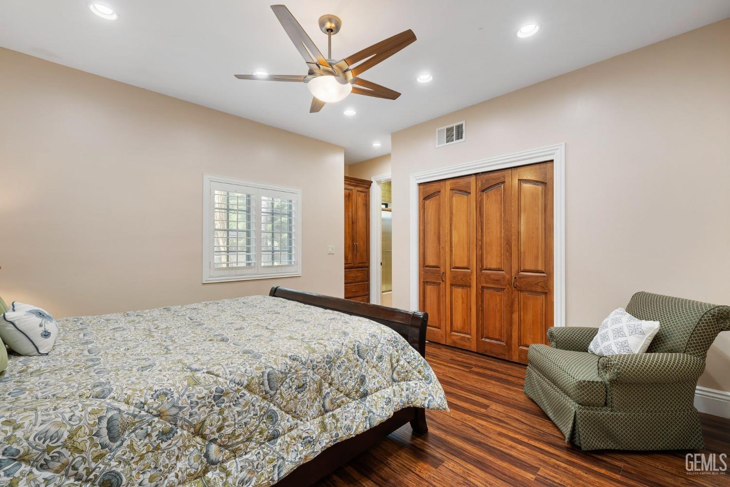 4275 Country Club Drive