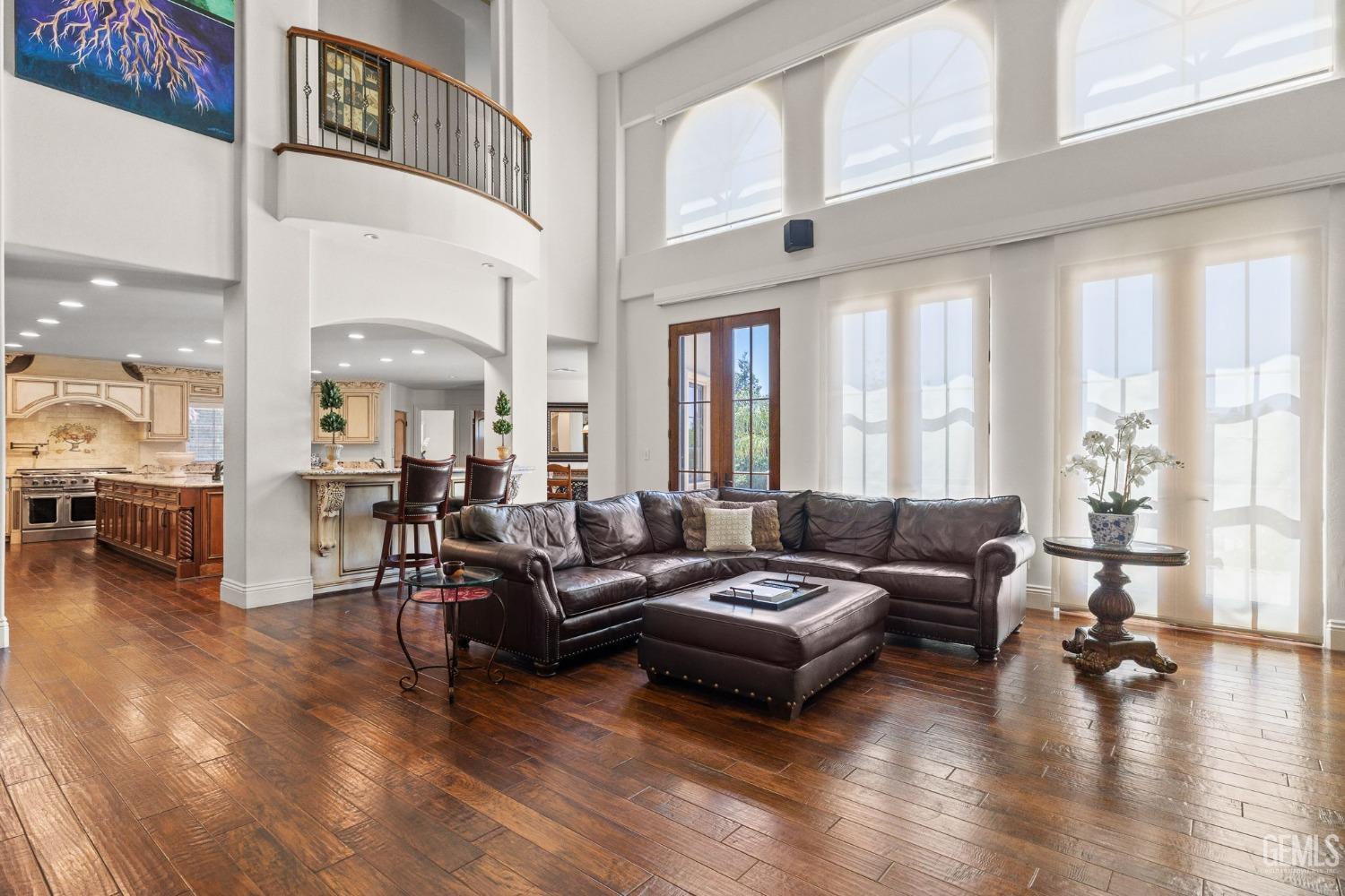 4275 Country Club Drive