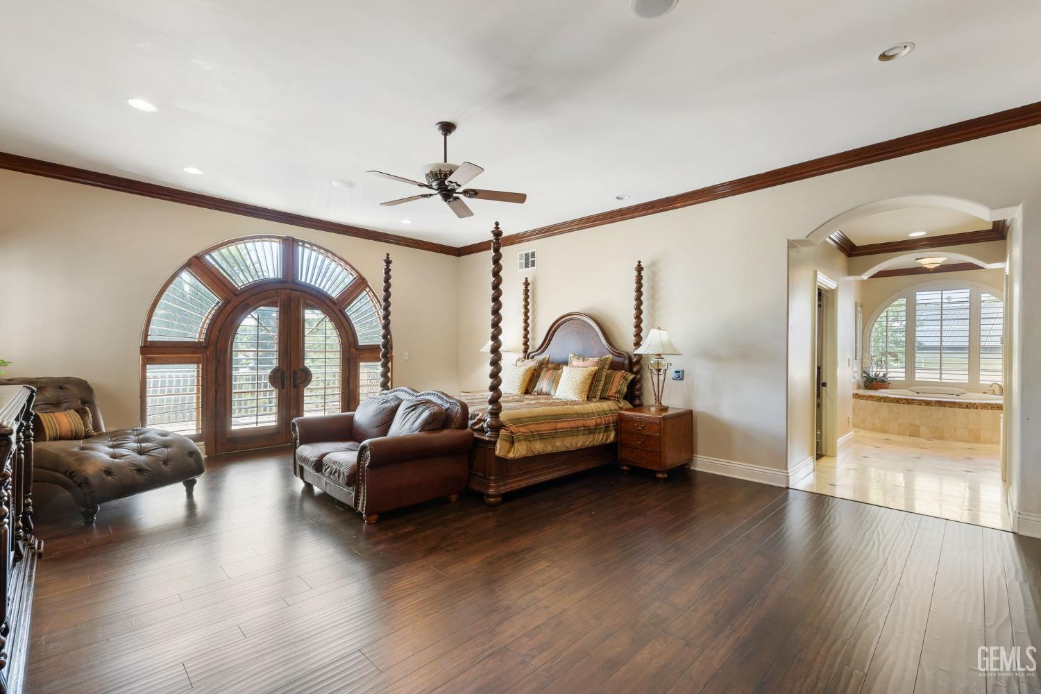 4275 Country Club Drive