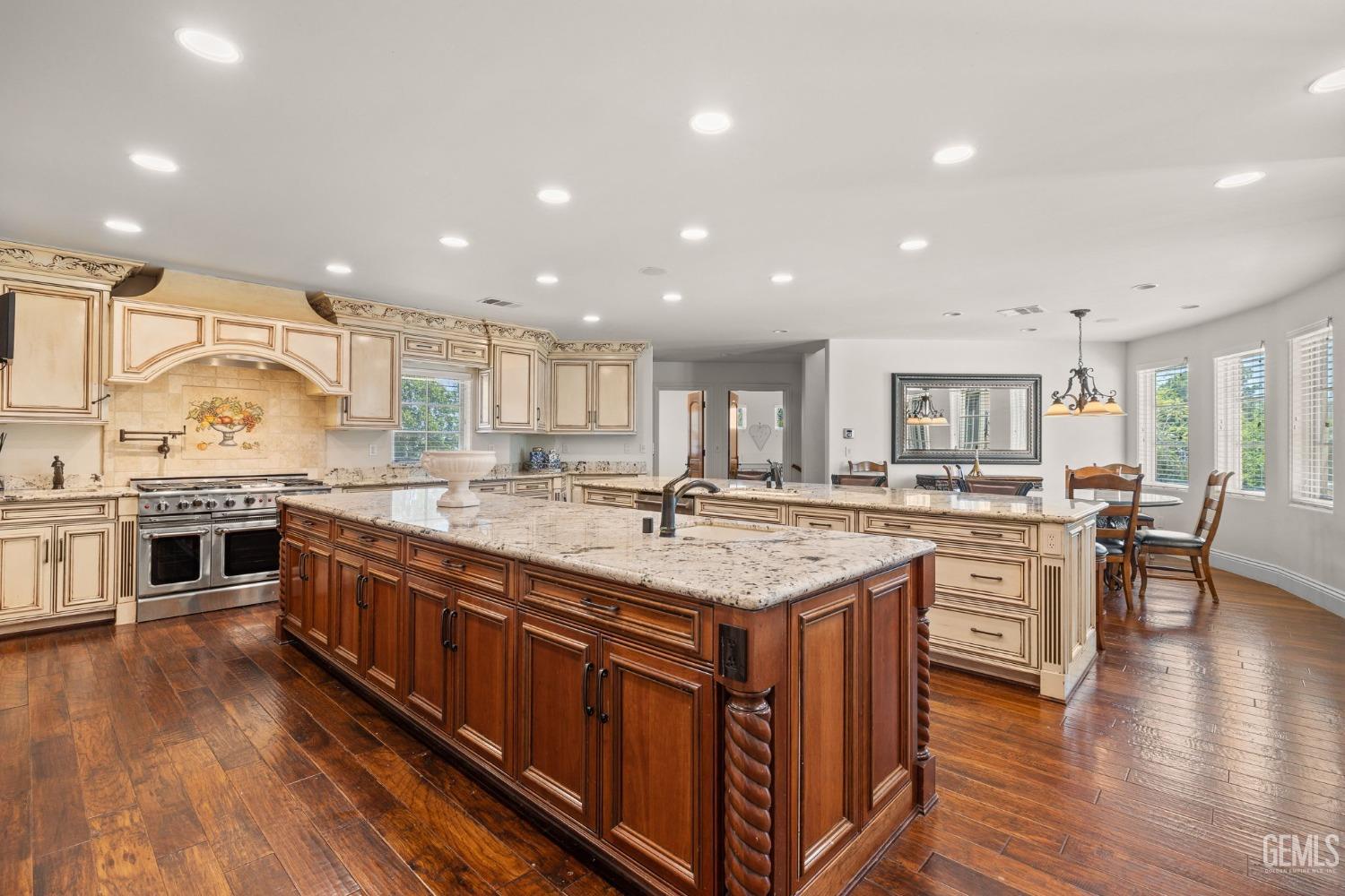 4275 Country Club Drive