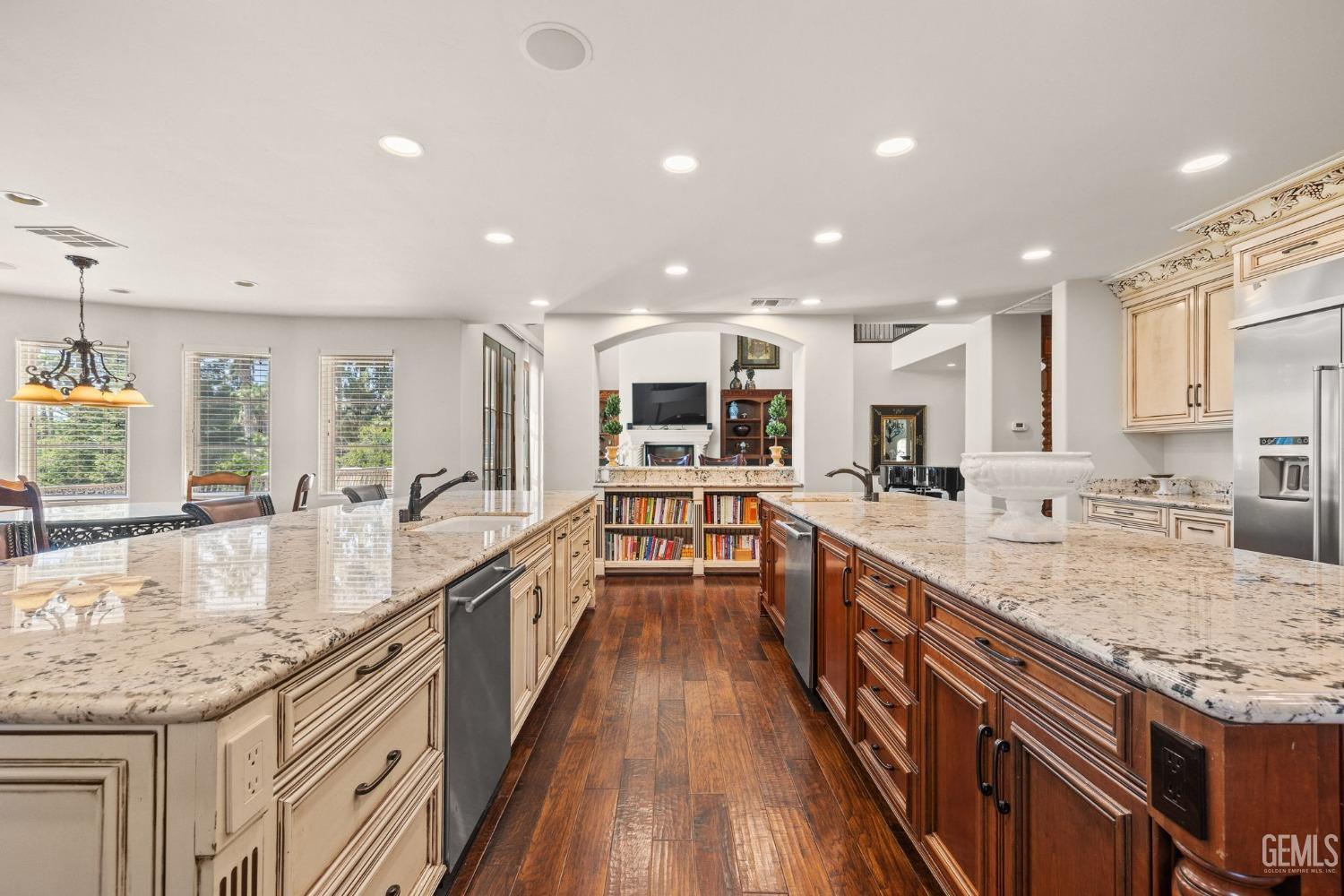 4275 Country Club Drive