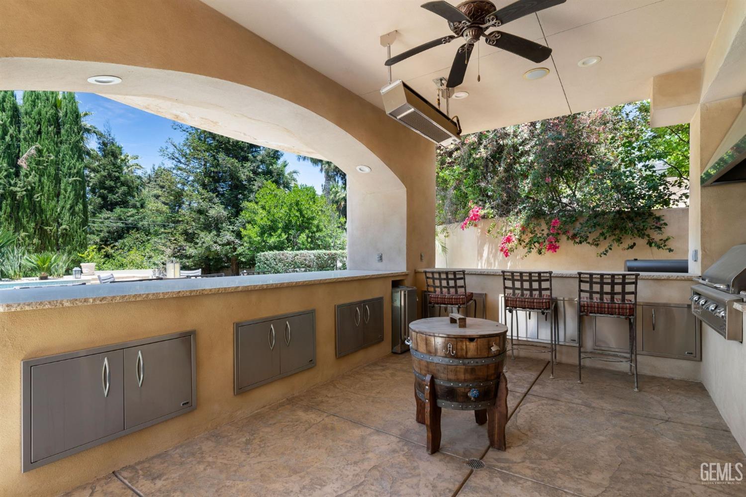 4275 Country Club Drive