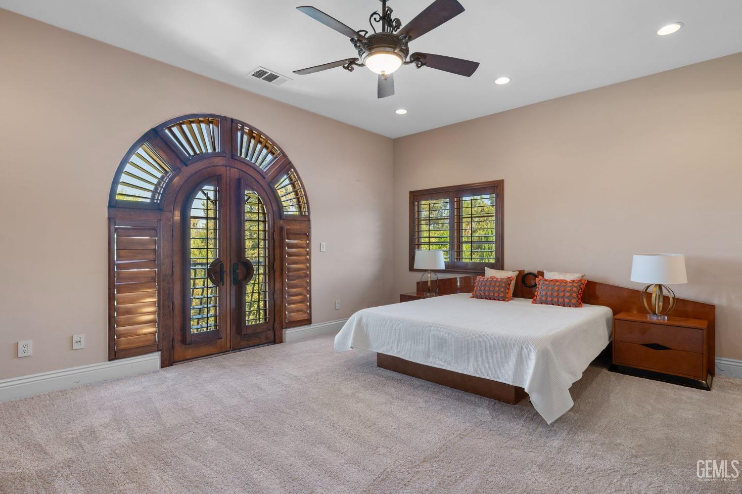 4275 Country Club Drive