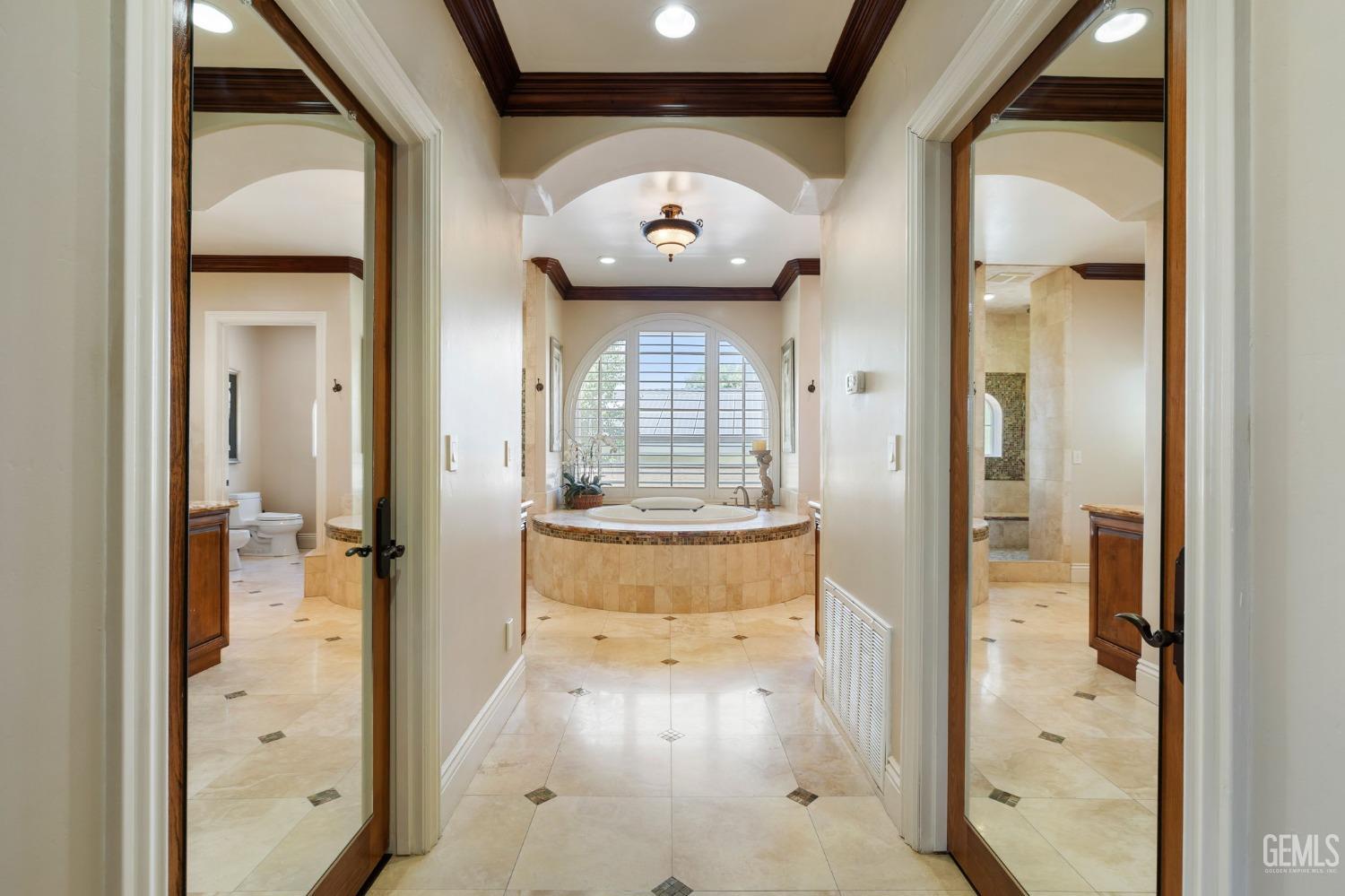 4275 Country Club Drive