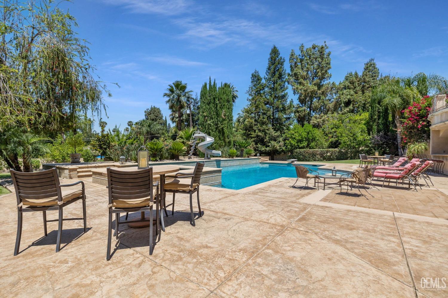 4275 Country Club Drive