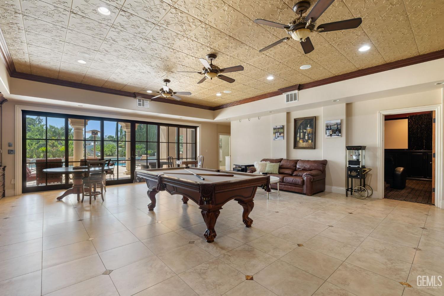 4275 Country Club Drive