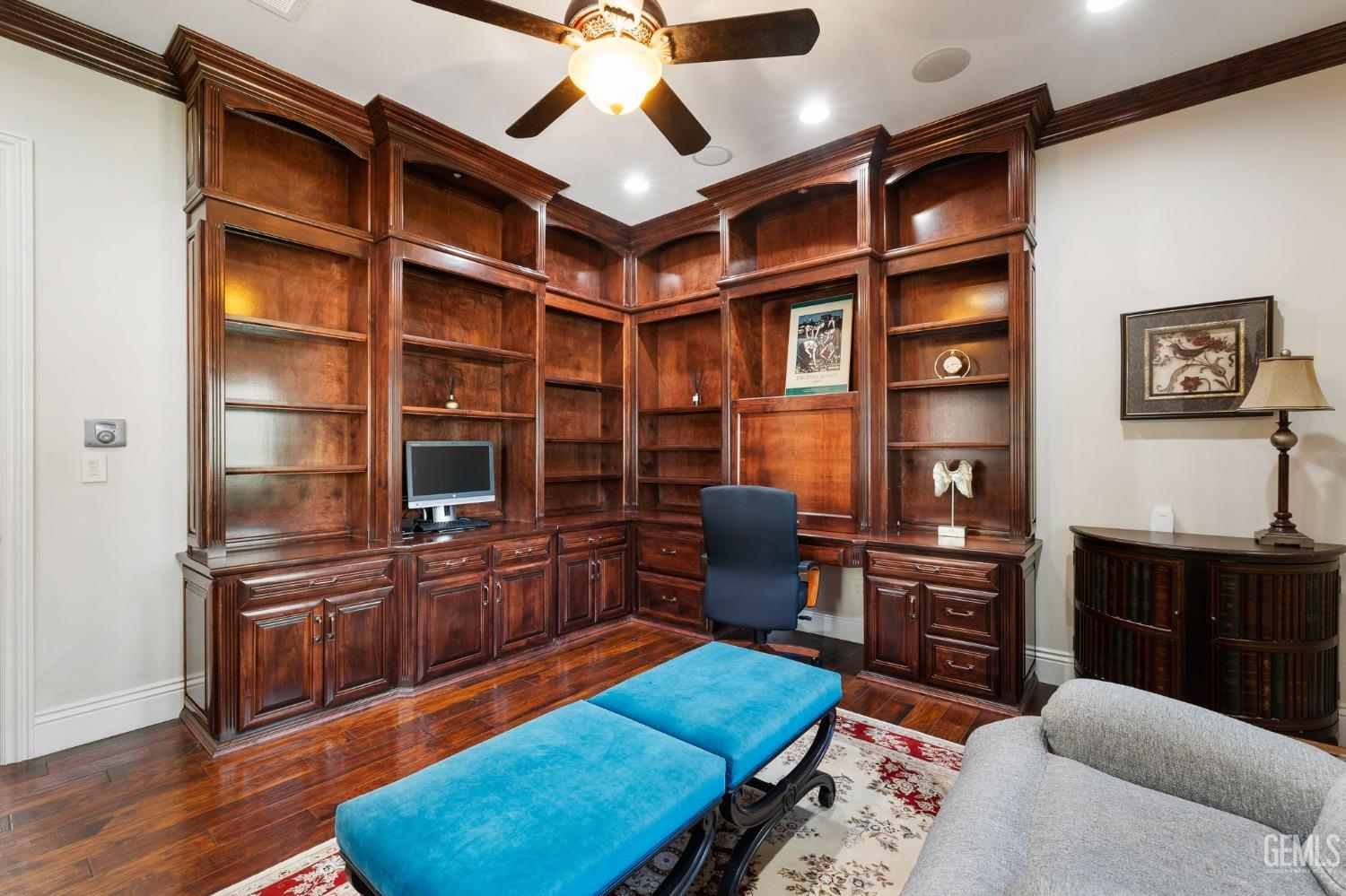 4275 Country Club Drive