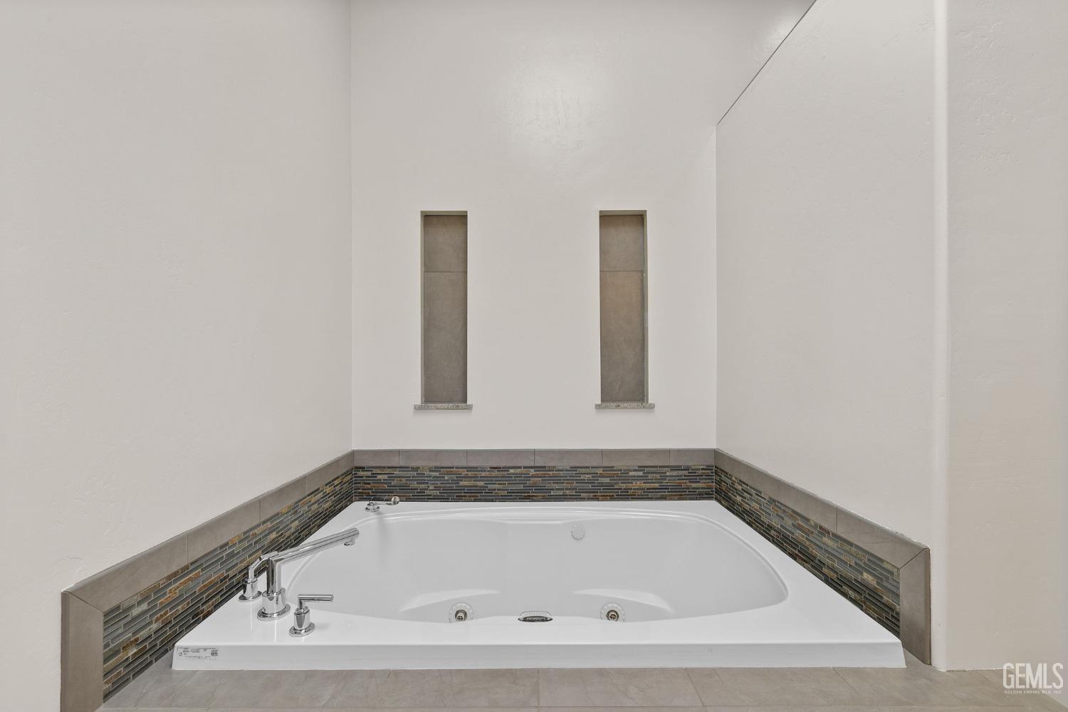 3015 Violet Rose Court
