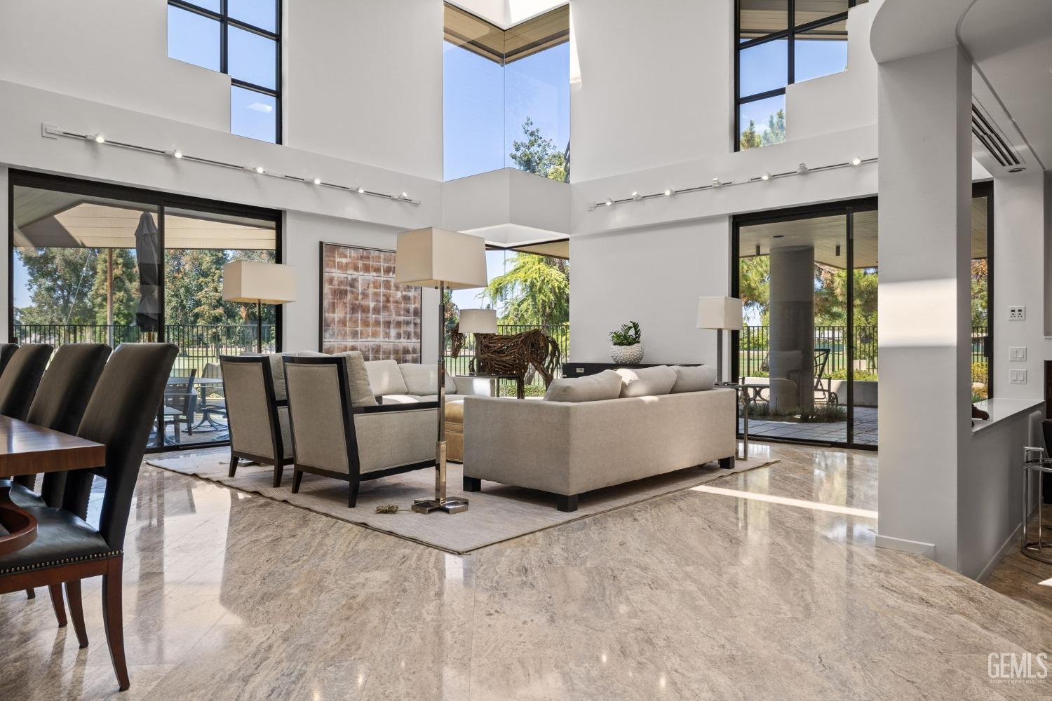 7512 Calle Privada