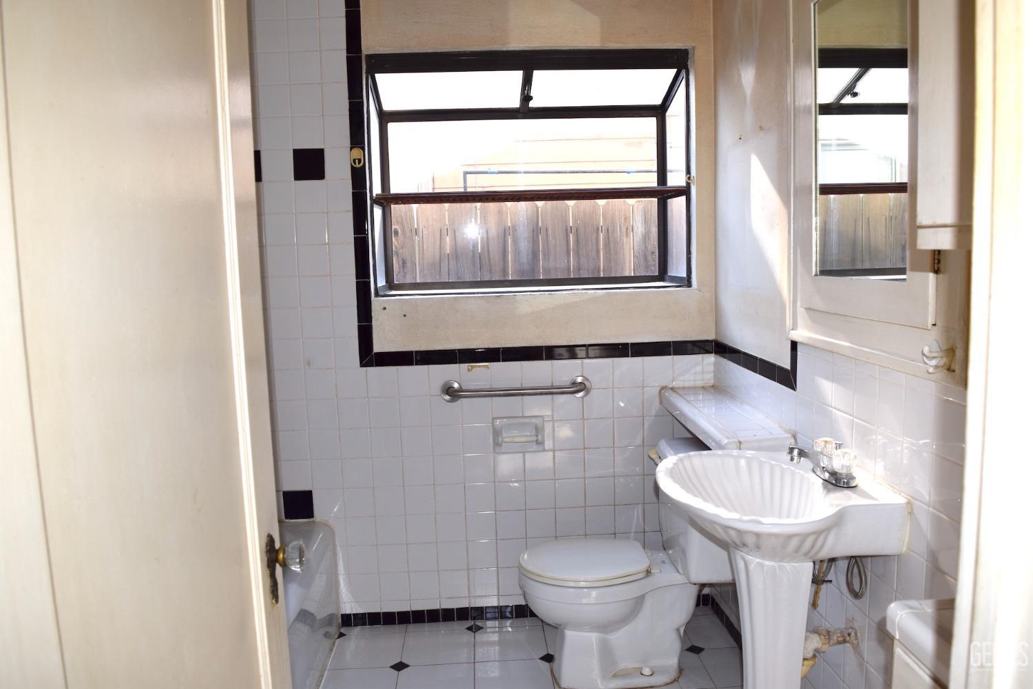 2226 Buena Vista Street