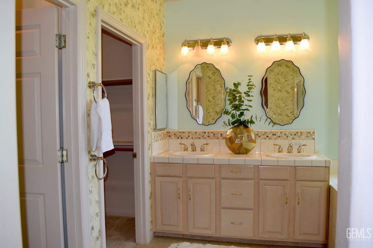 3019 Violet Rose Court