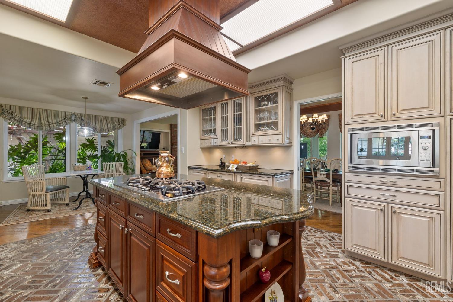 8612 Bridlewood Lane