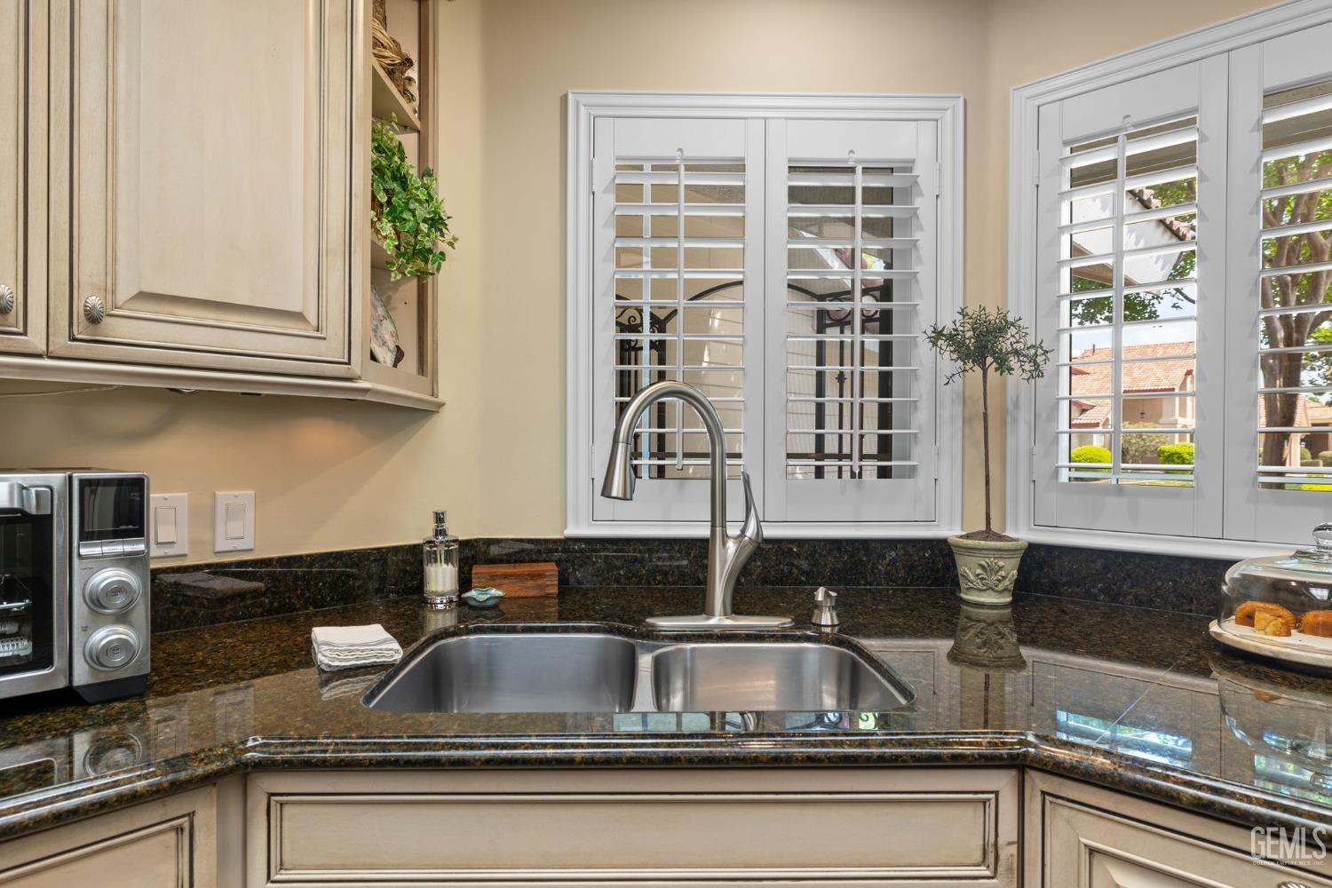 8612 Bridlewood Lane